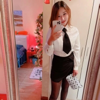 前一阵子挺火的骚女：李爽